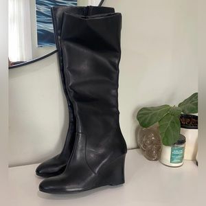 KNEE HIGH LEATHER BOOTS